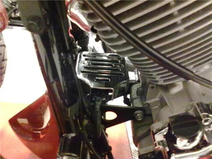 Yamaha XVS 650 (SOLGT) - Lidt mere chrom..... billede 4