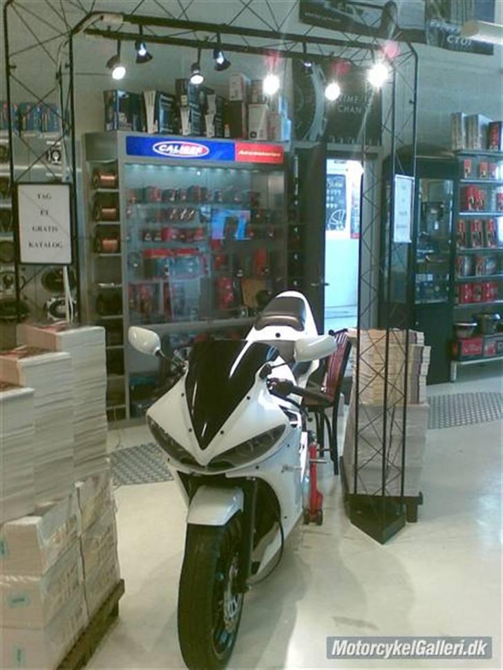 Yamaha Fzr 600 billede 1