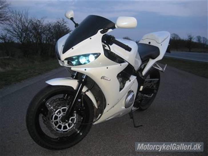 Yamaha Fzr 600 billede 2