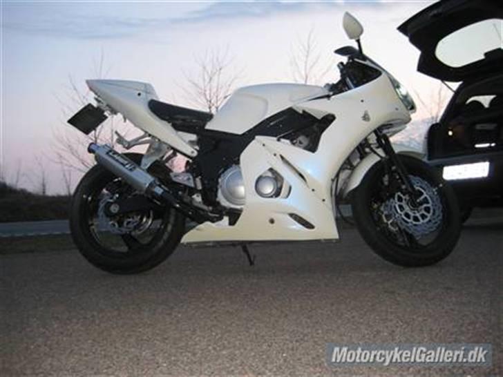 Yamaha Fzr 600 billede 4