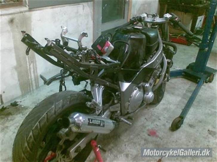 Yamaha Fzr 600 billede 9