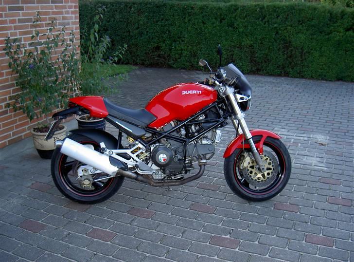 Ducati Monster 900 billede 9