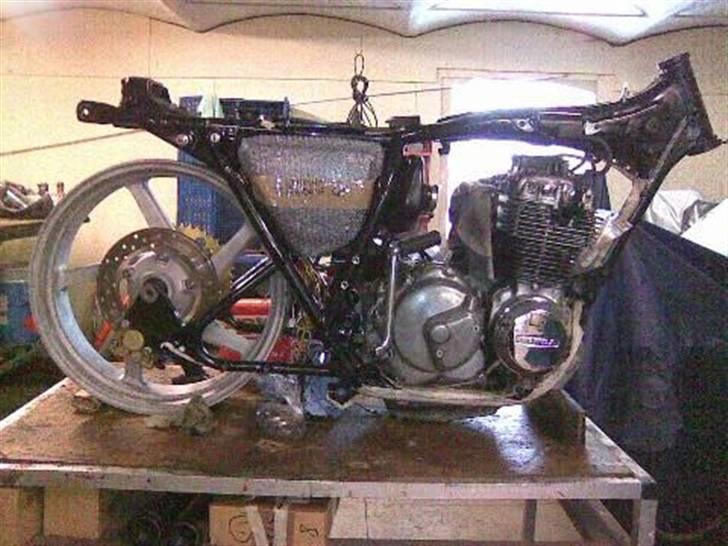 Honda 400 Four langtidsprojek - Lidt leg med den nye bagfælg billede 21