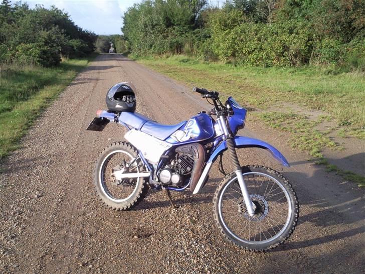 Yamaha DT 175 - Morgenen efter ankaffelsen, skulle jeg lige hente rundstykker - Det tog sin tid..!! billede 13