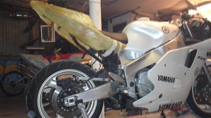 Yamaha FZR 1000 Exup TILSALG billede 10