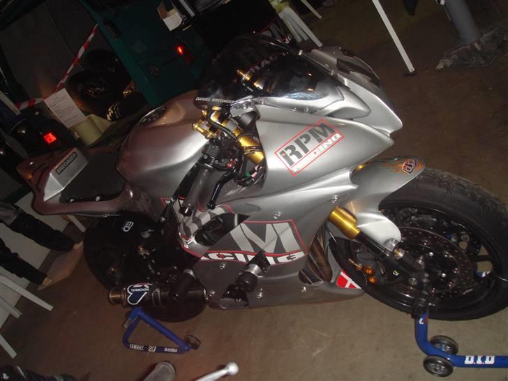 Yamaha R6 billede 4
