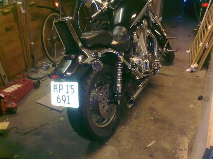 Suzuki VS 1400 Intruder**solgt** - nye potter og nye klare blinkglas... det pynter billede 16