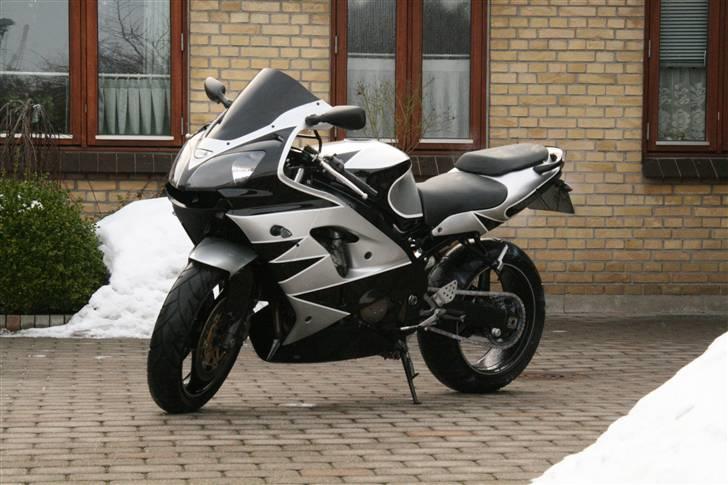 Kawasaki zx9r - SOLGT billede 2