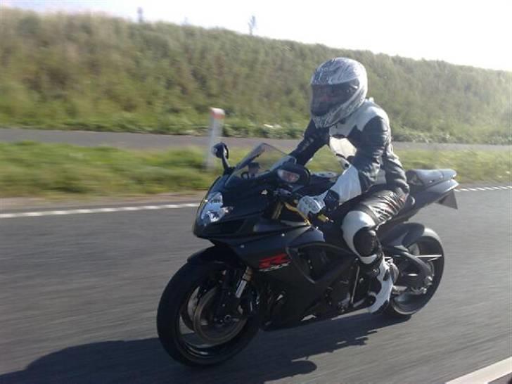 Suzuki GSXR 600 solgt billede 8