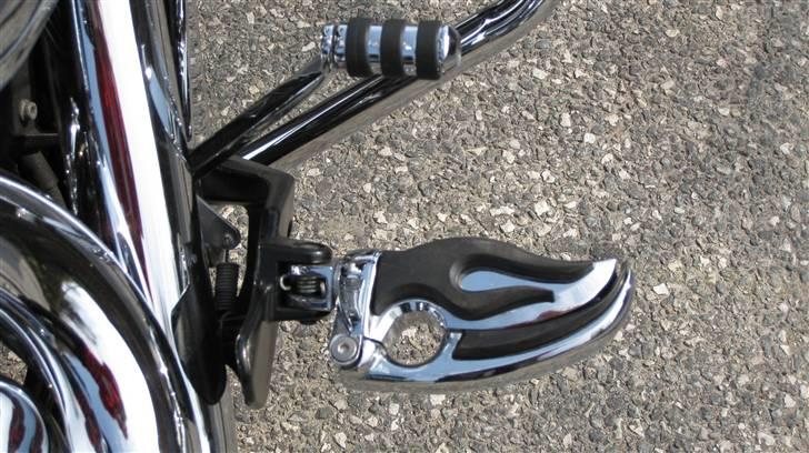 Suzuki M109R Boulevard - Switsblade Pegs indfoldet billede 4