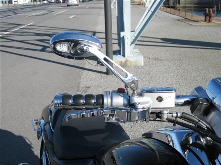 Suzuki M109R Boulevard - Blinklys i speglet billede 6