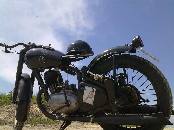 Jawa Perak 250  - Ja. så´n kom den så til at se ud, For nu. Bliver jo nok aldrig færdig... :P billede 1