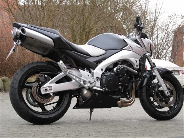 Suzuki gsr 600 SOLGT billede 5