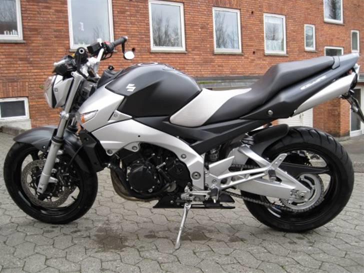 Suzuki gsr 600 SOLGT billede 6