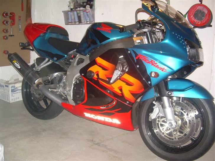 Honda CBR 900 RR Fireblade solglt  billede 1