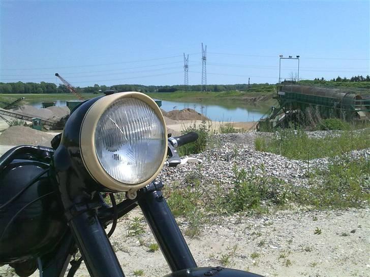 Jawa Perak 250  - Gearkassen er blevet pudset og poleret en smule. Den kan kun blive kønnere. billede 7