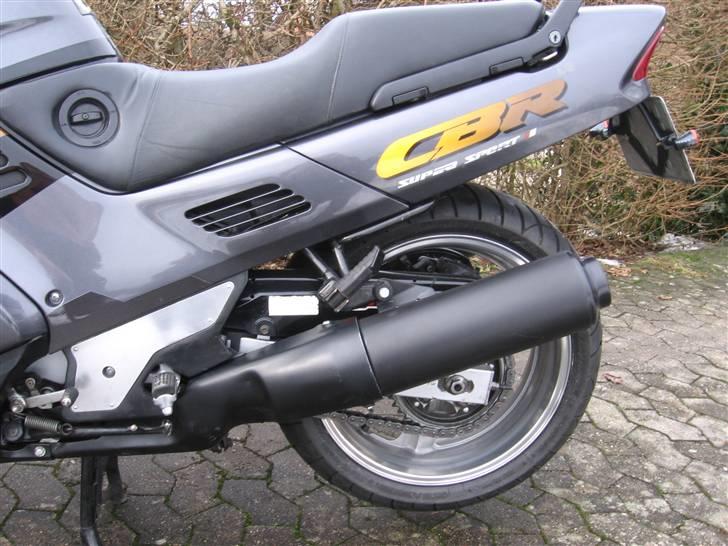 Honda Solgt - Nær foto af det ny polerede fælg billede 13