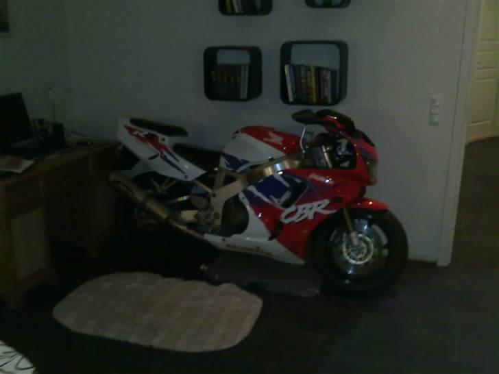 Honda CBR900RR Fireblade - Den lidt trætte Blad før den fik kåben af billede 1