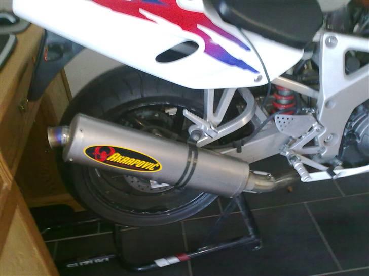Honda CBR900RR Fireblade - Akraprovic udstødninget billede 4