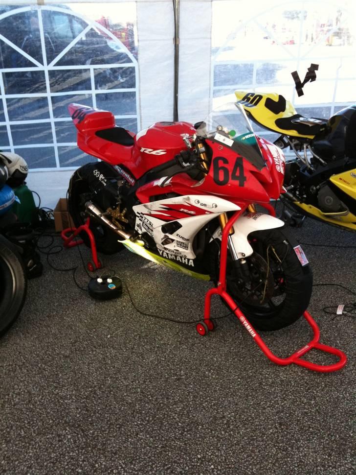 Yamaha R6 #64 billede 1