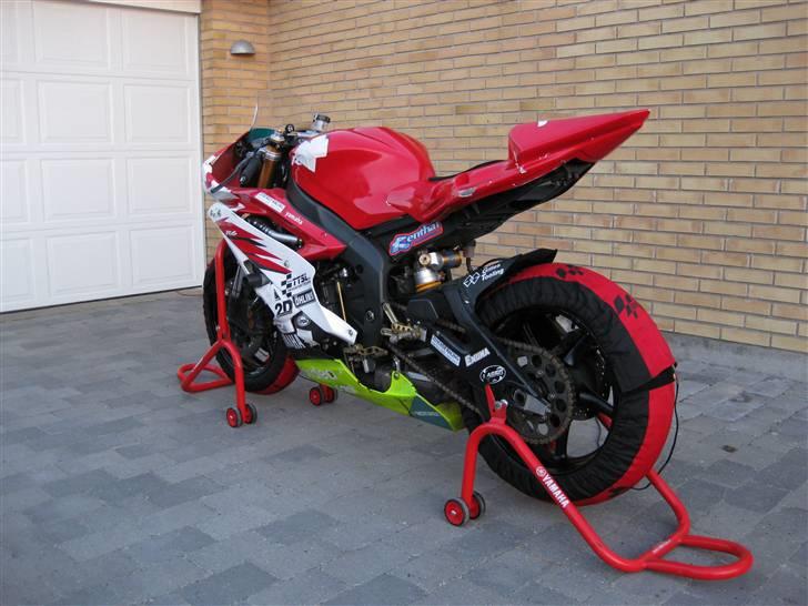 Yamaha R6 #64 billede 2