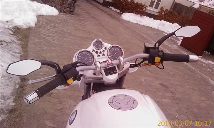 BMW R1100R - Solgt - Tror også på en bedre og mere sportslig kørestilling billede 20