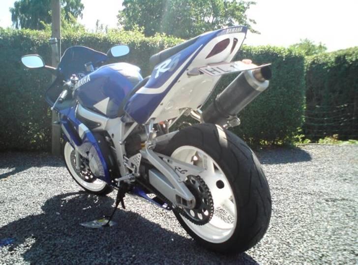 Yamaha R6 billede 3