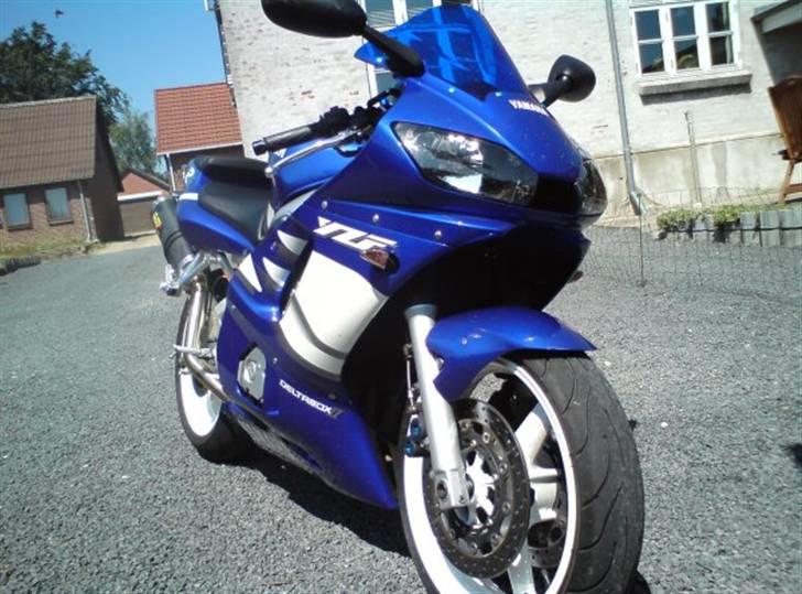Yamaha R6 billede 4