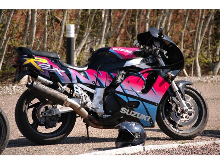 {{currentPhoto.altText}} billede {{currentPhoto.number}}