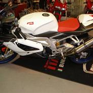 Aprilia RSV 1000R