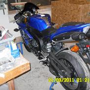 Yamaha YZF- R1