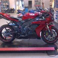 Yamaha r1 solgt
