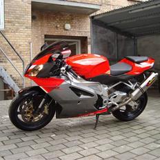 Aprilia rsv 1000r