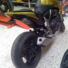 Honda cb1000r