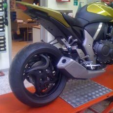Honda cb1000r