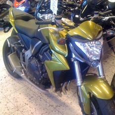 Honda cb1000r