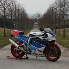 Suzuki Gsxr 750R "RR"