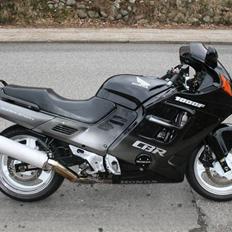 Honda CBR 1000 F