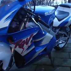 Suzuki RGV 250 r  *Solgt*