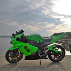 Kawasaki zx6r
