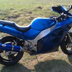 Suzuki RF 600 R "Solgt"