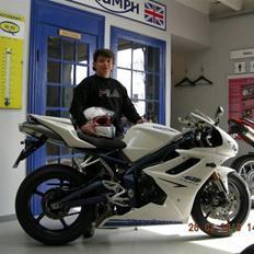 Suzuki m1800