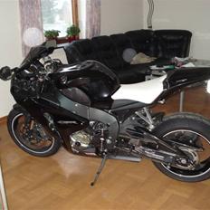 Honda cbr1000rr fireblade solgt