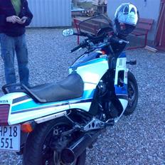 Honda cbx 750    Byttet til Bil