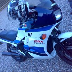 Honda cbx 750    Byttet til Bil
