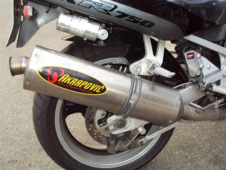 Suzuki GSXR 750 billede 9