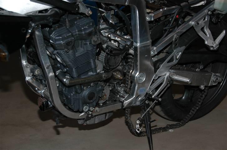 Suzuki Gsxr 750w - Er ved at skifte motor  billede 6