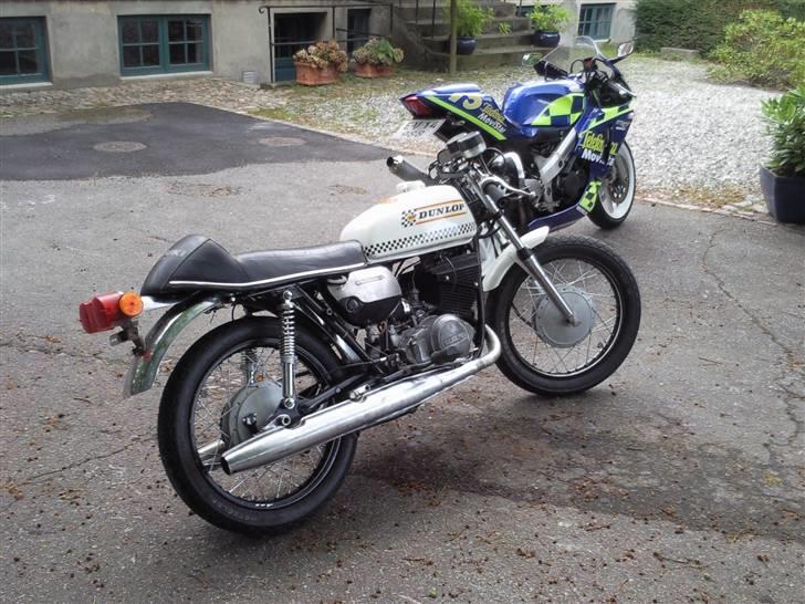Suzuki gt250 "CAFÈ" billede 6
