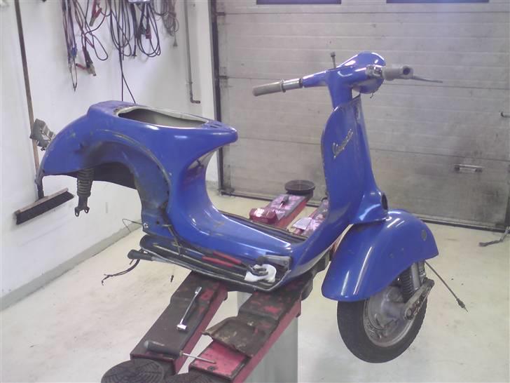 Vespa 150 Gran Luxe - Solgt - på vej til at blive godt billede 2