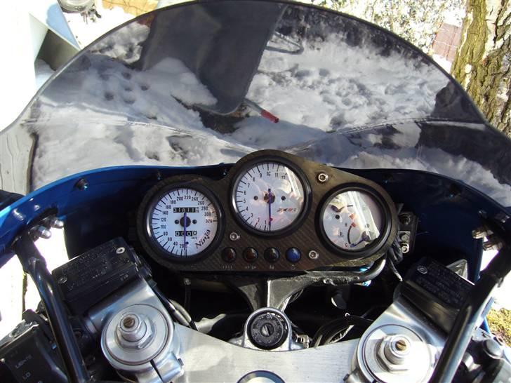 Kawasaki zx9r (solgt) - kom sq også lige til at sætte hvide skiver i  og lave blåt lys i instrumentbordet billede 15